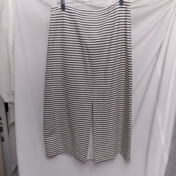 ALICE+OLIVIA Striped Midi Skirt w/Deep Front Vent - Picture 2 of 8